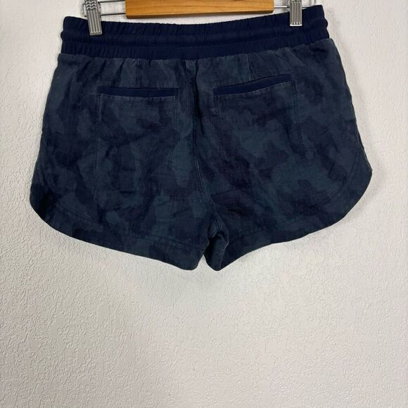 Athleta Blue Camo 100% Linen Pull On Shorts - Picture 2 of 4